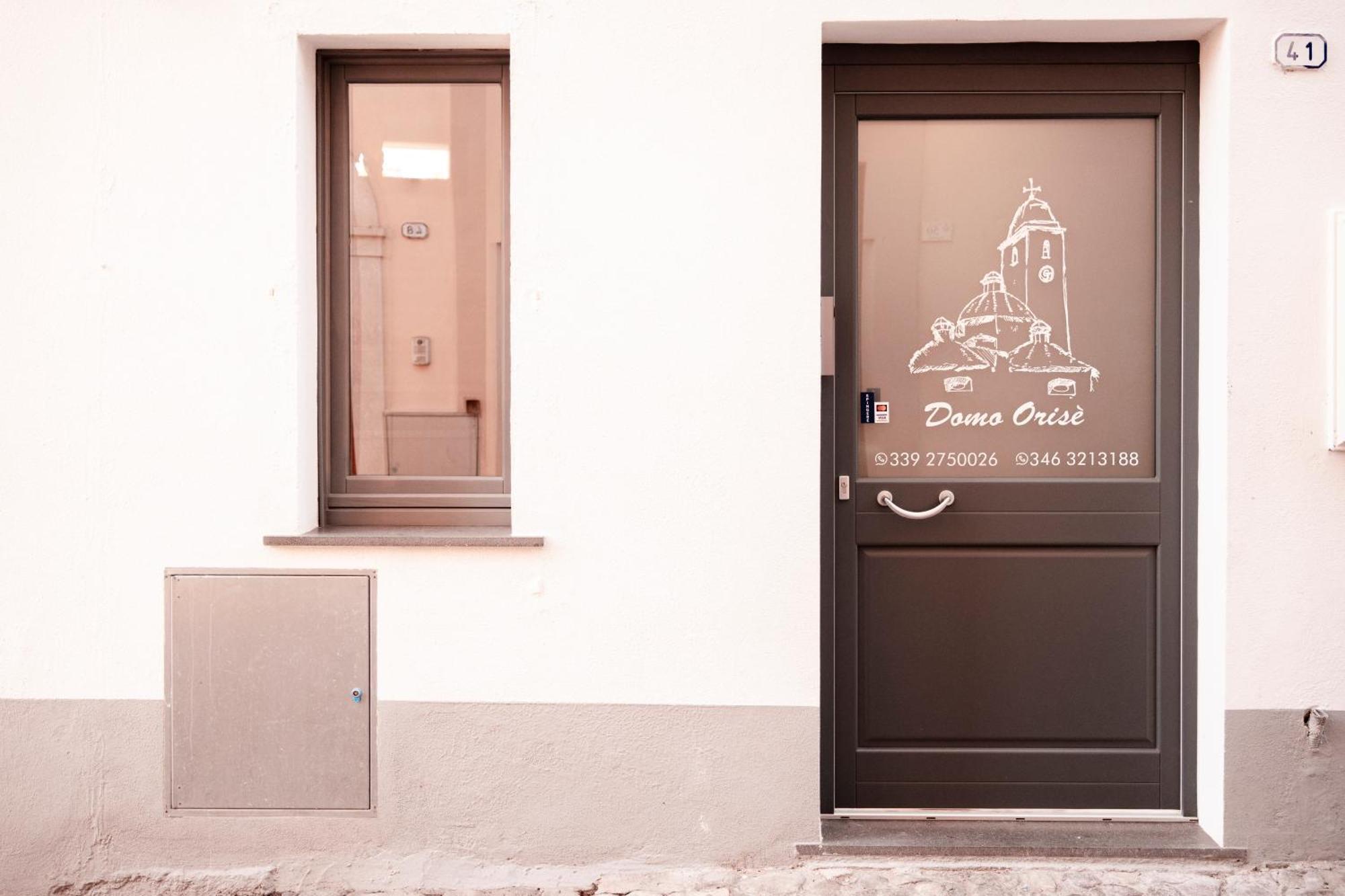 Domo Orise Alloggio In Pieno Centro Orosei Exterior photo